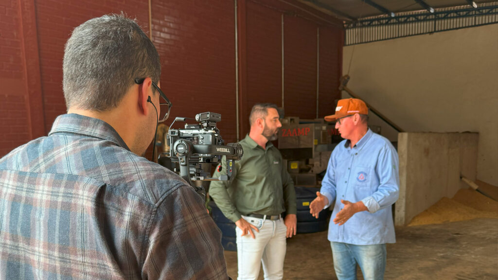 Como Usar Vídeos para Prospectar Clientes no Agro e na Indústria 24 Horas por Dia