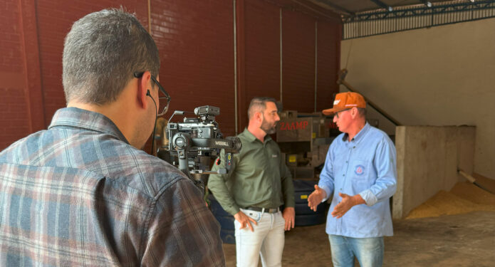 Como Usar Vídeos para Prospectar Clientes no Agro e na Indústria 24 Horas por Dia